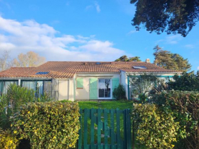 Maison rénovée près de la mer avec 2 piscines, parking et animaux acceptés - FR-1-364-174